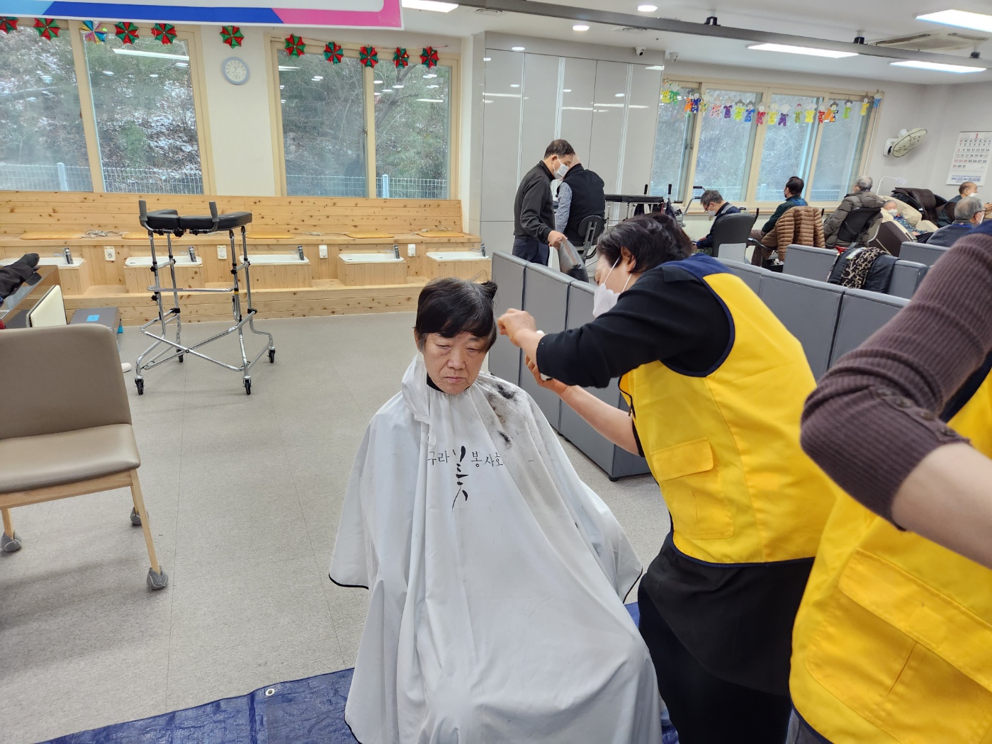 자연숲노인복지센터 봉사 다녀왔습니다.  첨부이미지 : KakaoTalk_20230306_185343439_04.jpg
