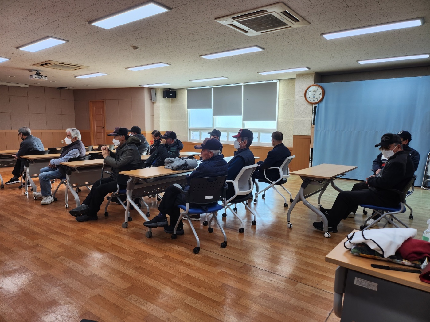 계림1동 행정복지센터 미용봉사 첨부이미지 : KakaoTalk_20230309_122959964_04.jpg